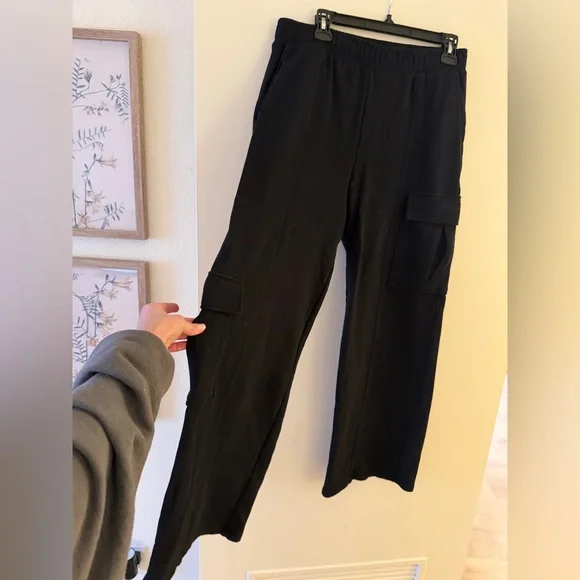 BLACK Flare Cargo Sweatpants (cover photo for reference) - Picture 2 of 7